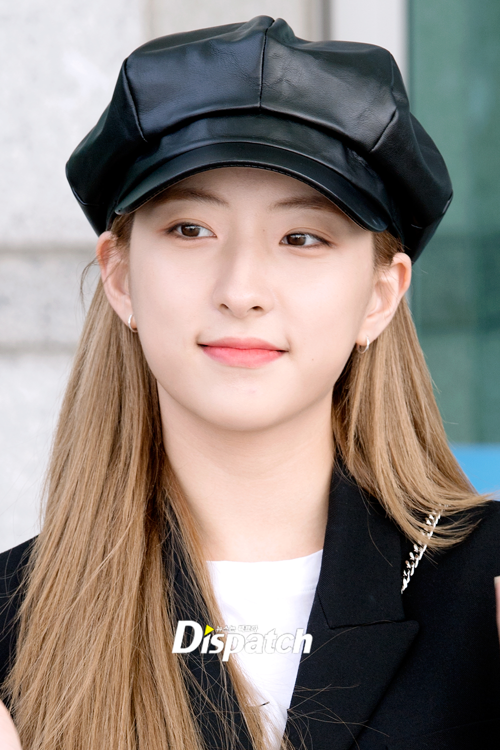 [현장포토] 당겨도 무결점…은서, 꿀바른 피부 | 디스패치 | 뉴스는 팩트다! [현장포토] 당겨도 무결점…은서, 꿀바른 피부