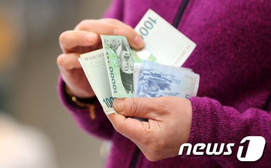 "전국민 재난지원금 또 받아요"…4차 재난지원금 3~4월 지급 ...