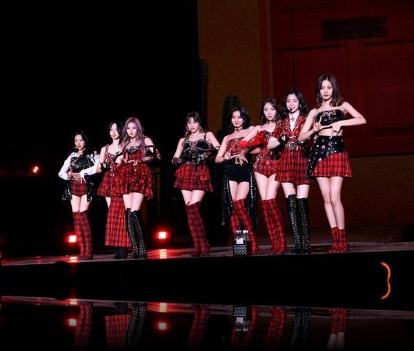 TWICE Becomes the First Kpop Girl Group to Perform at U.S.