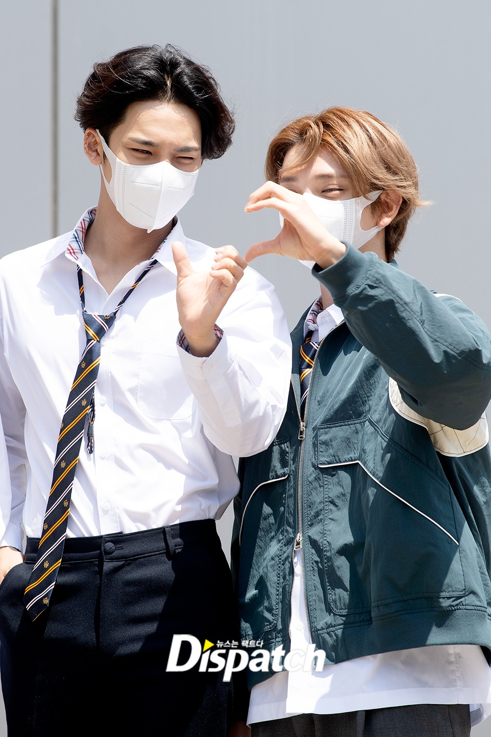 Seventeen's Mingyu And Joshua Shows Off Bromance On Their Way To ...