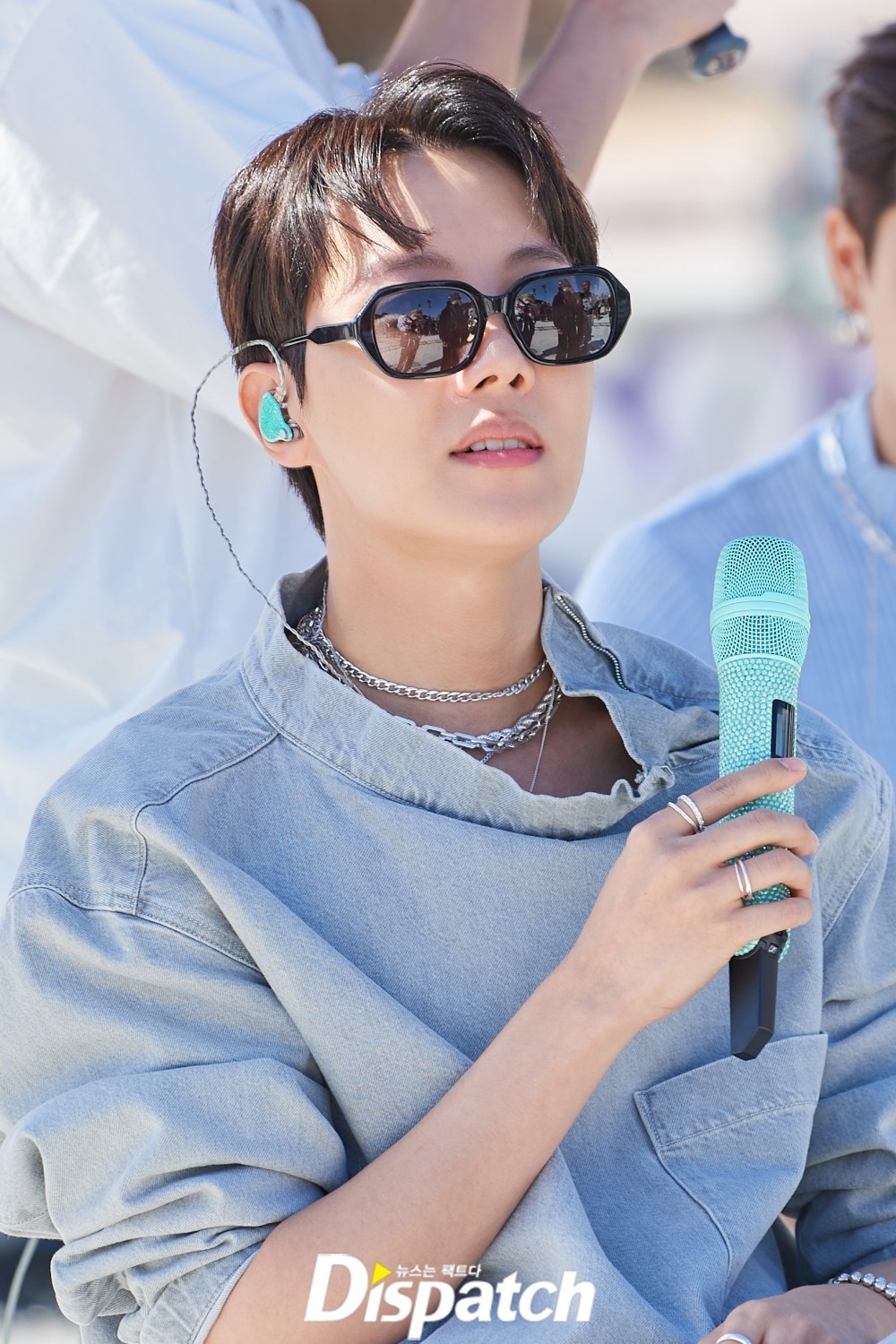 J hope × LV | Bts j hope, Fashion, Sunglasses