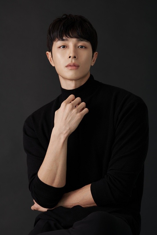 권혁, BL물 '신입사원' 주연…