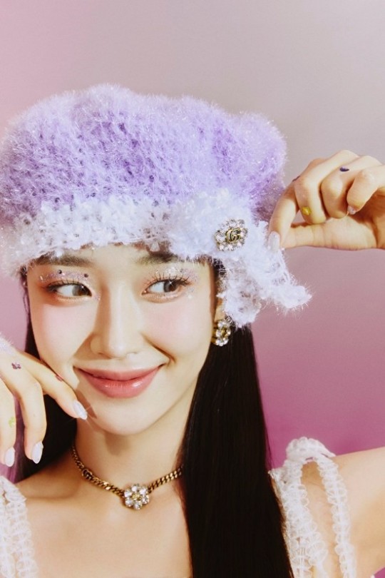 STAYC unveil new images for 'We Need Love'… “Sumin shows off