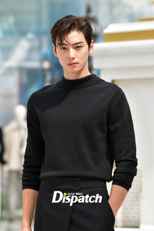 Cha Eun-Woo poses for cameras at fashion brand event