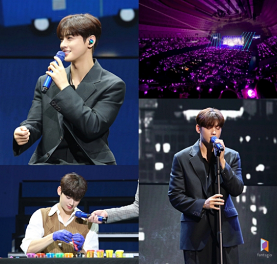 Cha Eun-Woo holds fan meeting '2022 Just One 10 Minute