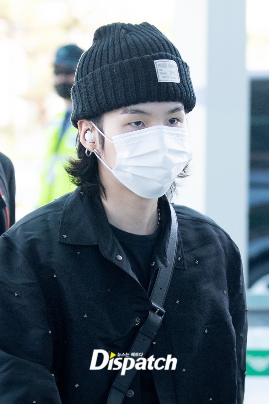BTS Charts Daily on X: [K-media] Suga departs through Incheon  International Airport on the morning of the 24th for Paris Fashion Week  Have a safe flight Yoongi 💜  / X