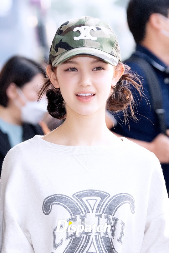 yumin ha Trucker cap newjeans danielle 230402 NewJeans Instagram