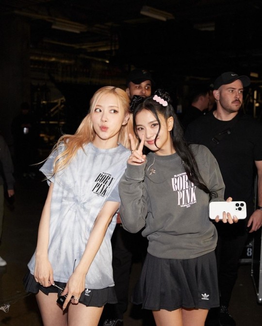 Blackpink's Jisoo and Rose thank Dallas fans after Blackpink World Tour [Born  Pink] concert