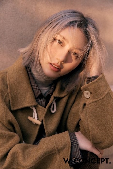 Ive's Gaeul illuminates Fall Winter vibes | DIPE.CO.KR