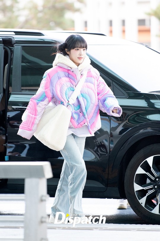 Choi Yena is cute and lovelyl in Airport Pictures ! | DIPE.CO.KR