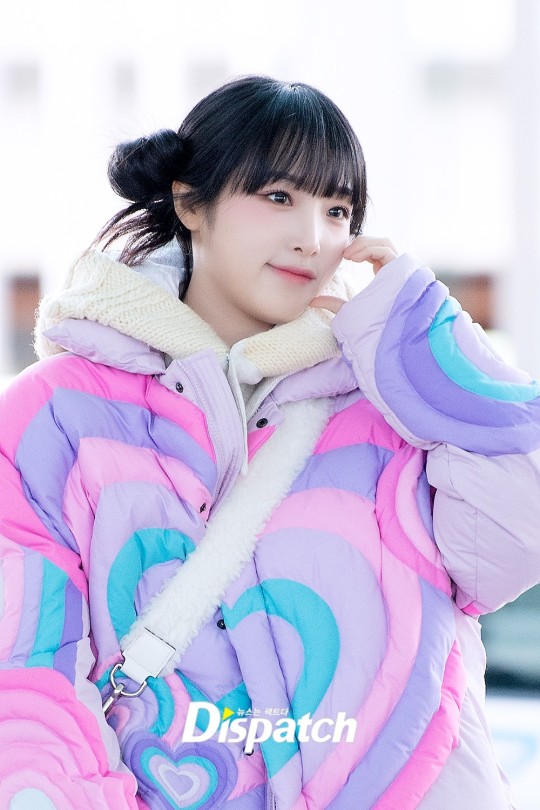 Choi Yena is cute and lovelyl in Airport Pictures ! | DIPE.CO.KR