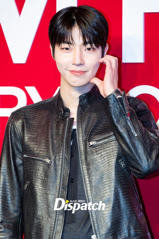 Hwang In Youp And Gong Yoo Pose Hearts At Tom Ford Beauty Event DIPE 6bac4bdf F3ef 46ca B761 