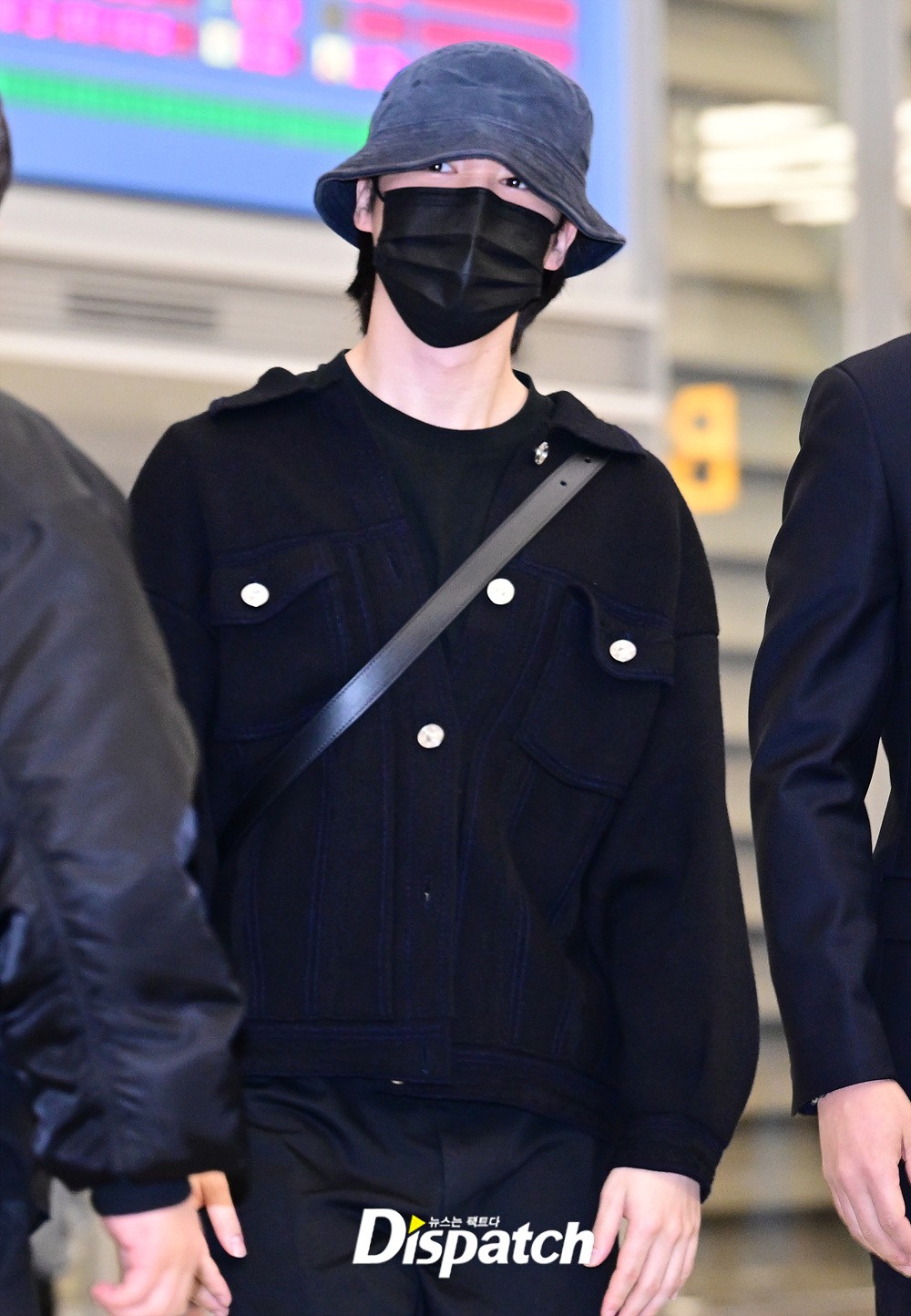 BTS's Jimin is Dressed in All Black in Return to Korea