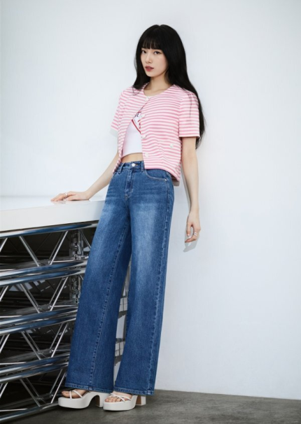 トップス Suzy Suzy releases pictorials in GUESS' 2023 S/S Collection | DIPE.CO.KR