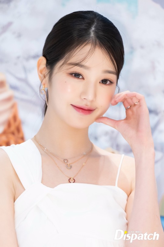 Ive's Jang Won-Young poses like a doll at Fred jewelry event