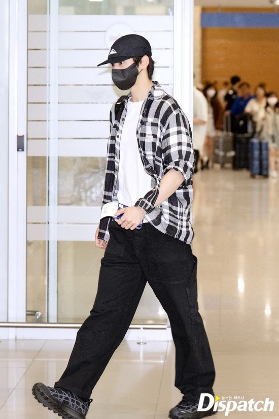 Cha Eun-Woo arrives at Incheon International Airport