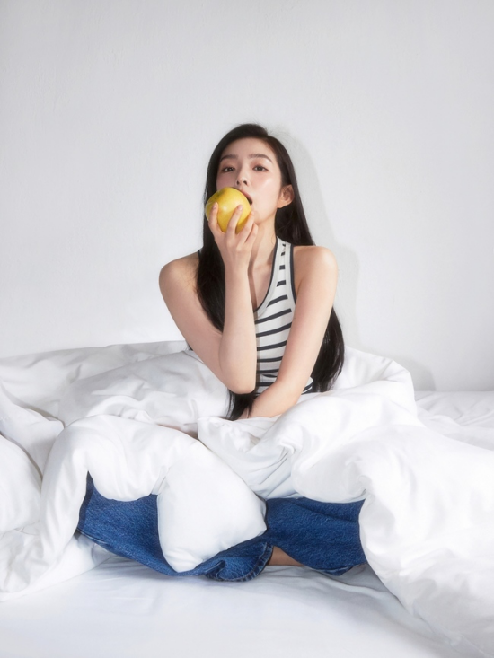 Red Velvet Irene Holds Photo Exhibition | DIPE.CO.KR