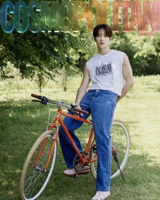 HYUNJAE ポスター タペストリー ヒョンジェ ドボイズ THE BOYZ's HyunJae releases summer pictorial | DIPE.CO.KR