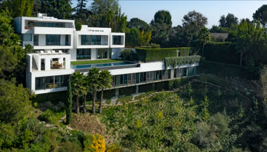 154A△ The Blue Mansion 108P Oceanside Home on Hawaii's Big Island Heads to Luxury