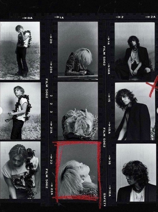 GD uploads a photo to celebrate Big Bang's 18th anniversary | DIPE