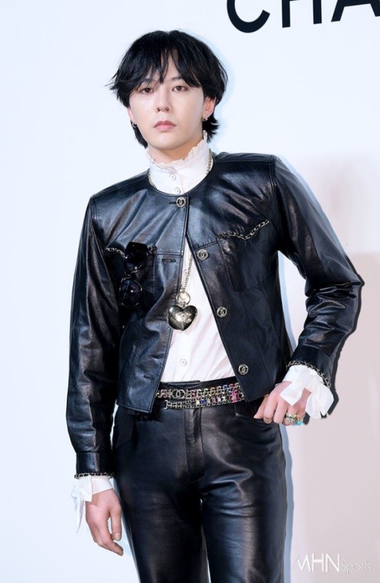 G-Dragon Mourns with 'Peaceminusone' Logo | DIPE.CO.KR