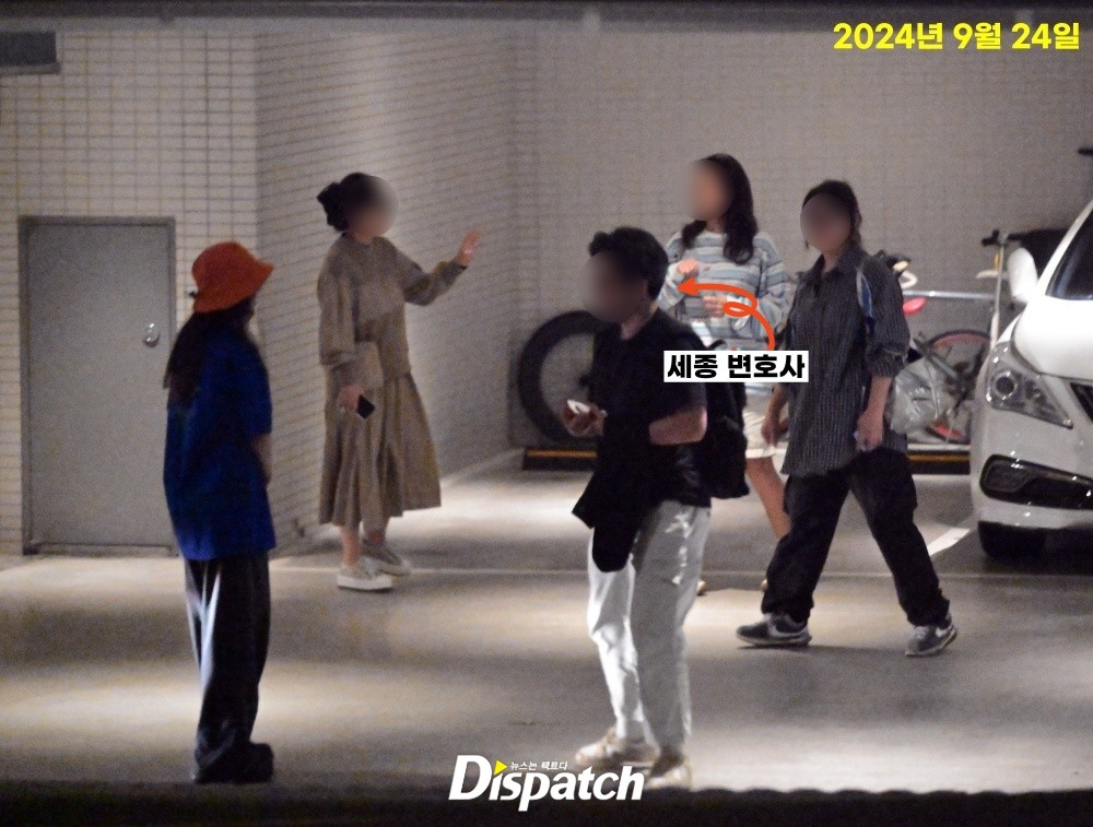 [단독] 변호사가, 거기 있었다…뉴진스, 세종 선택의 수순 | 디스패치 | 뉴스는 팩트다! [단독] 변호사가, 거기 있었다…뉴진스, 세종 선택의... 