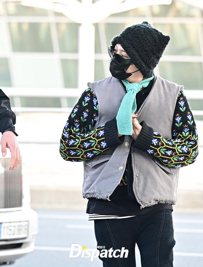 AI Fashion Score] G-Dragon's Eclectic Winter Street Style at