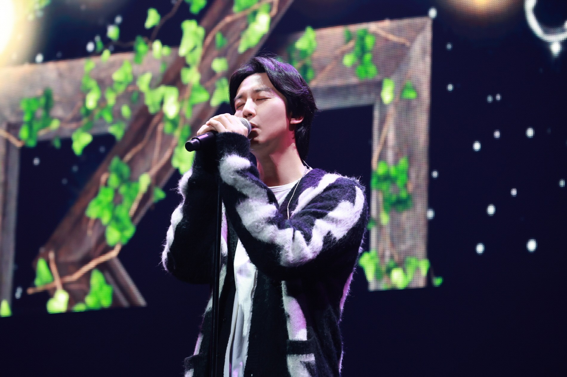 Kim Nam-gil Wraps Up Japan Fan Meeting Tour 🇯🇵 | DIPE.CO.KR