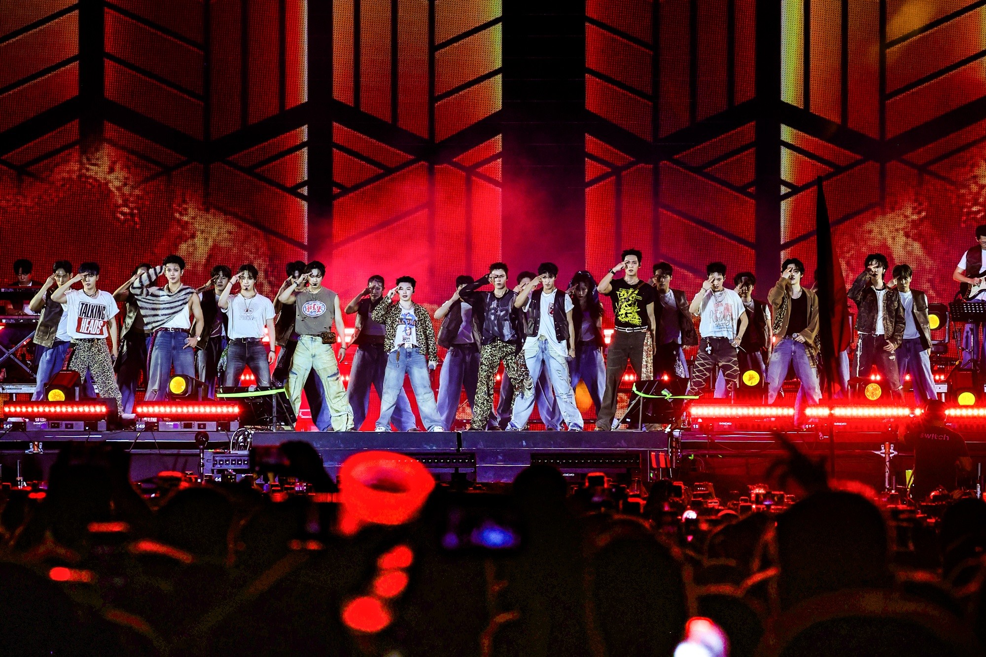 SEVENTEEN (Seventeen) устроили фурор в Мексике — как K-pop-звезды стали душой латиноамериканского фестиваля