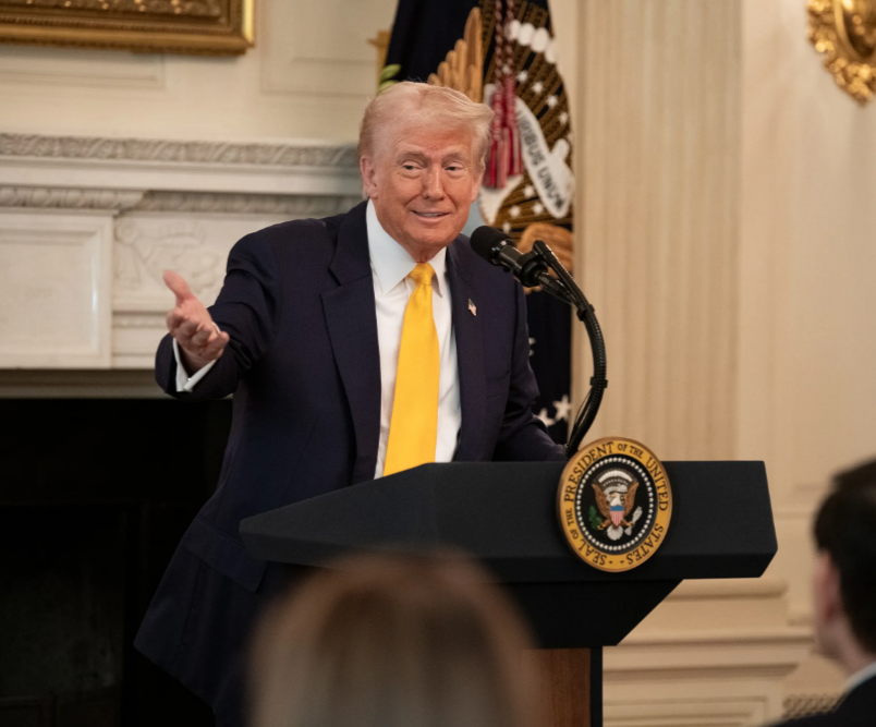 Трамп запускает 100% пошлину на импортные фильмы