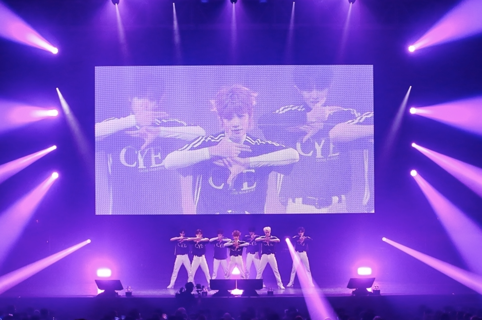 Close Your Eyes' Wraps First Japan Fanmeet—