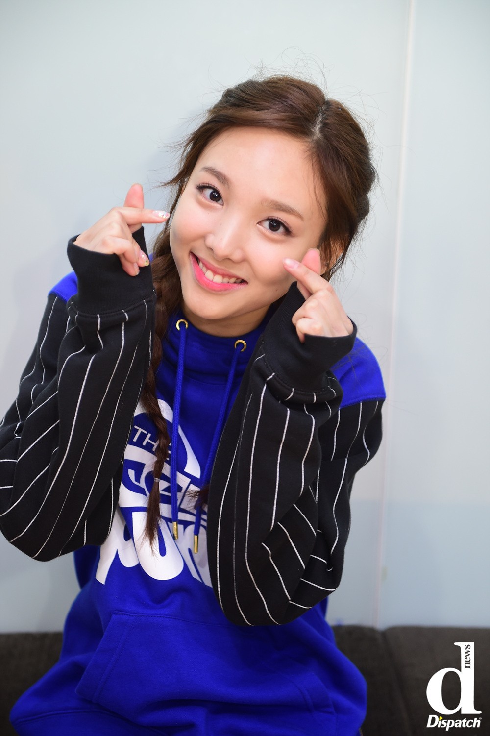 모닝퀴즈] "유진 닮은 비주얼"…토끼소녀, 누구? | 디스패치 | 뉴스는 팩트다!