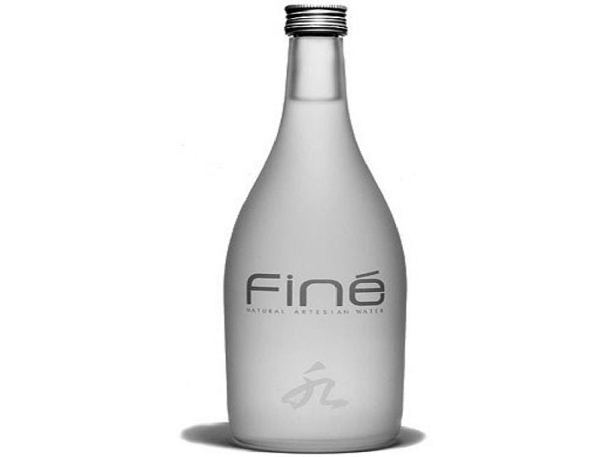 Дорогая вода в бутылках. Элитная вода питьевая в бутылках. Вода Fine. Самая дорогая бутылка воды в мире.
