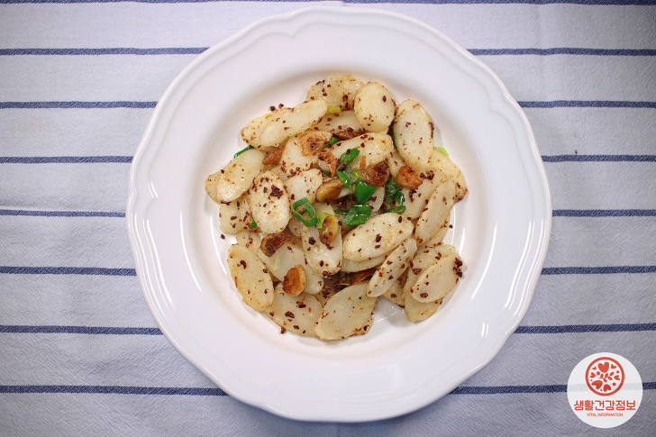 맛좋은 이색떡볶이로 손꼽히는 백종원 ‘알리오올리오 떡볶이’ | 디스패치 | 뉴스는 팩트다! 맛좋은 이색떡볶이로 손꼽히는 백종원... 