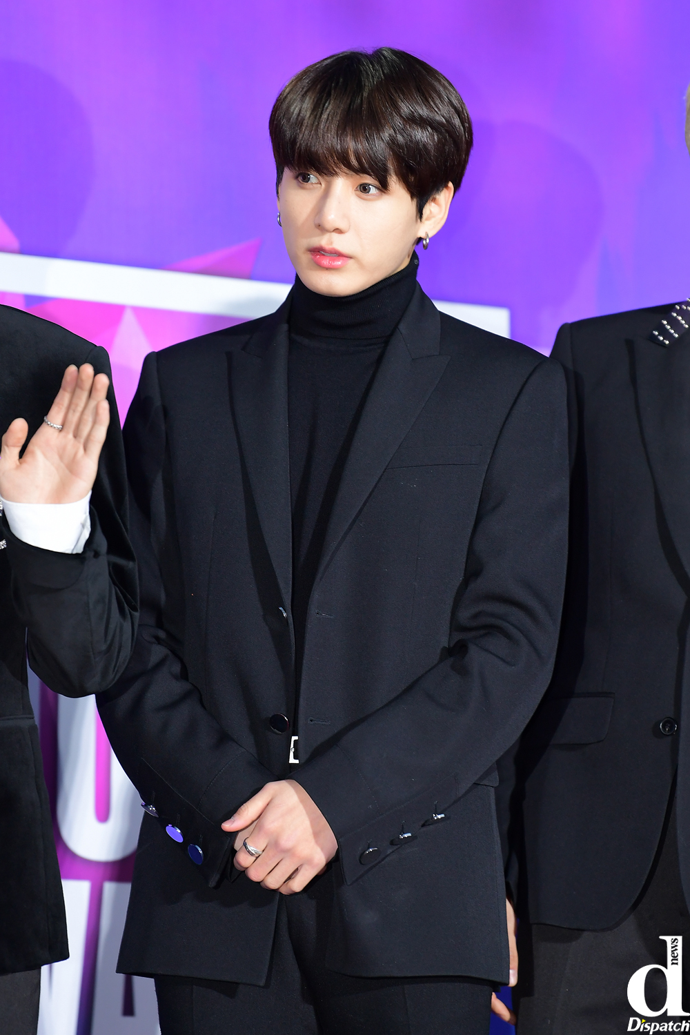 Характер чонгука. Чонгук на премии. Jungkook Red Carpet. Jungkook in Suit. BTS на Seoul Music Awards 2014.