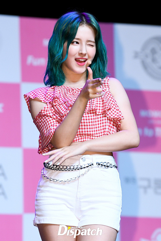 Nancy The Momoland S Maknae Got A New Haircolor Green Korea