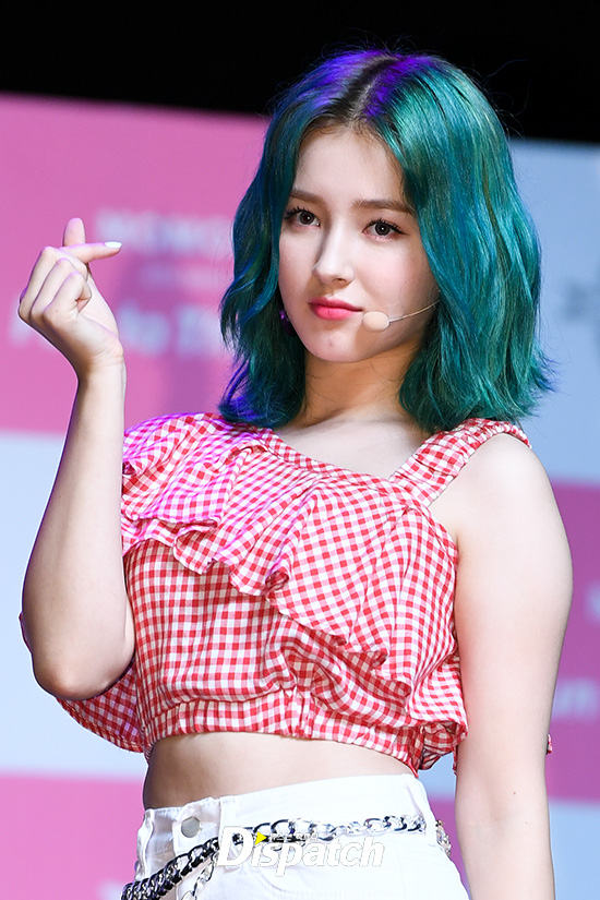 Nancy The Momoland S Maknae Got A New Haircolor Green Korea