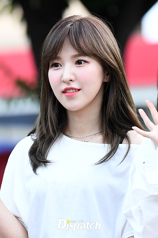 So ready for it', Red velvet Wendy's cute pose before Music bank rehearsal  | Korea Dispatch